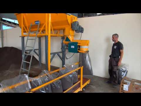“Revolutionary Compost Bagging System: Streamlined Equipment for Efficient Industrial Packaging”